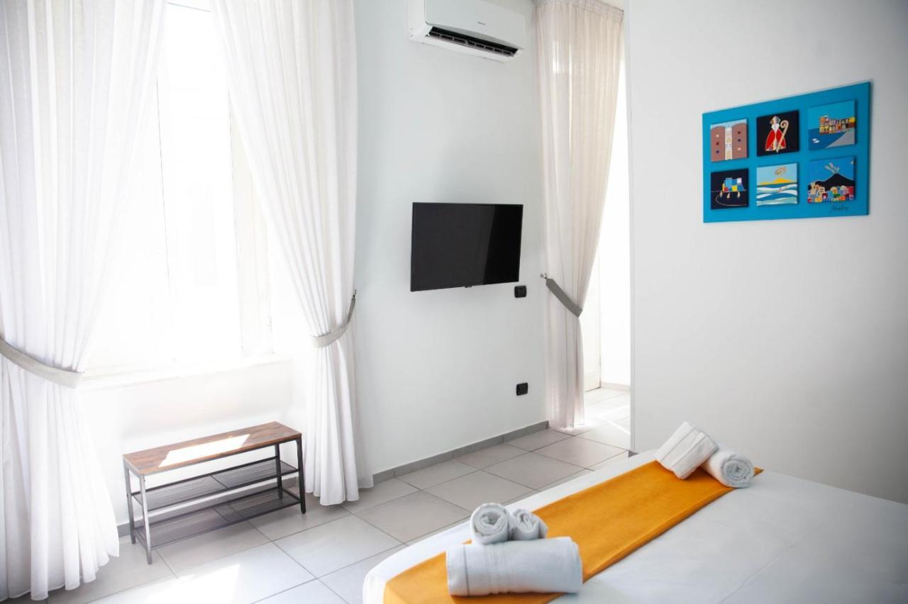 Track 60 - Private Rooms Garibaldi Napoli Eksteriør billede