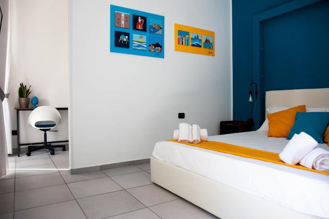 Track 60 - Private Rooms Garibaldi Napoli Eksteriør billede
