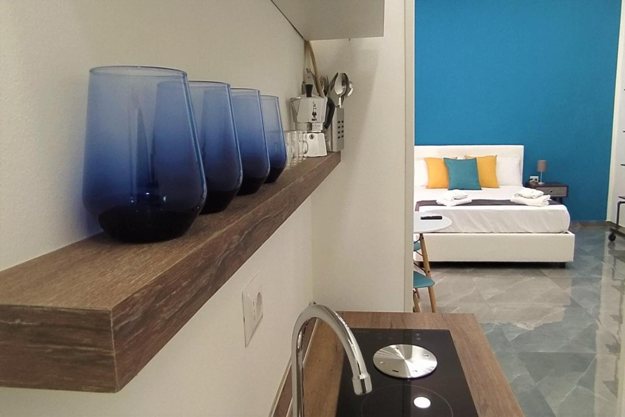 Track 60 - Private Rooms Garibaldi Napoli Eksteriør billede