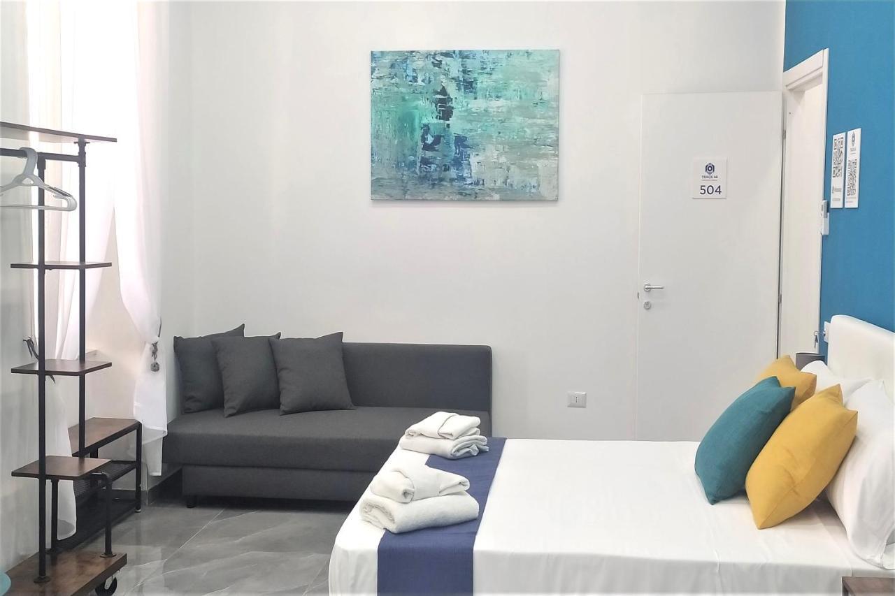 Track 60 - Private Rooms Garibaldi Napoli Eksteriør billede