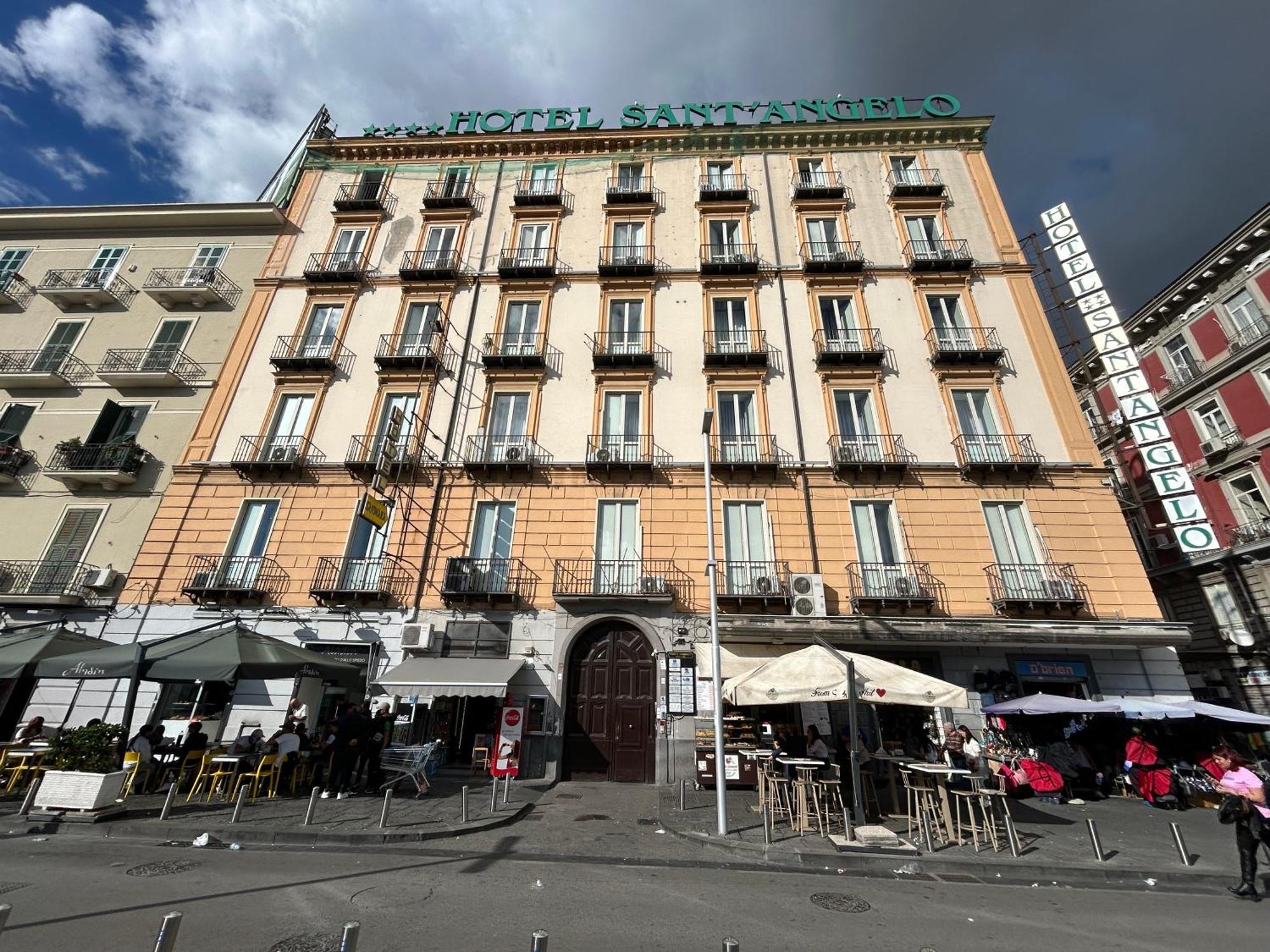 Track 60 - Private Rooms Garibaldi Napoli Eksteriør billede